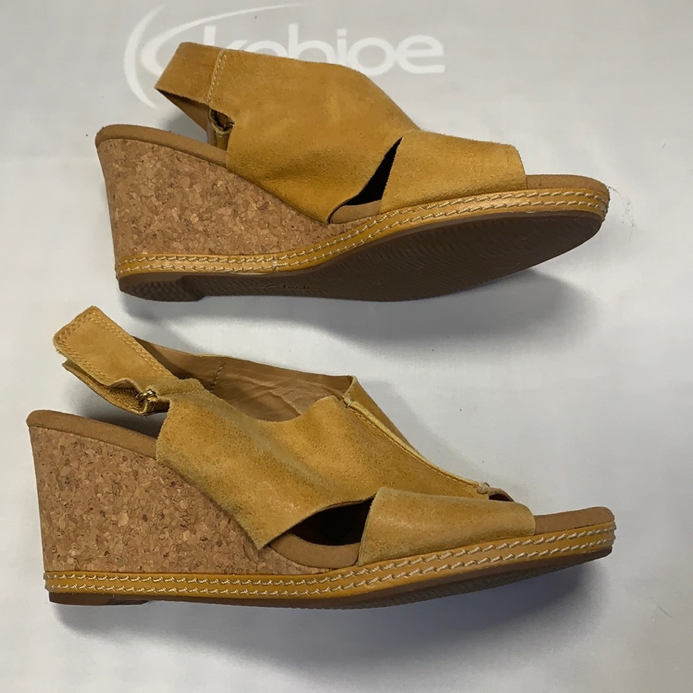 BNWOT CLARKS wedge